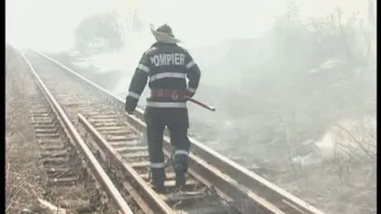 Incendiu de vegetaţie în Prahova, în apropierea gării Ghighiu