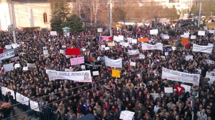 Circa 5.000 de oameni au protestat la Bârlad împotriva exploatării gazelor de şist