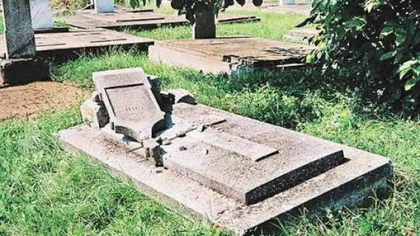 Un cimitir din Arad a dispărut cu morţi cu tot