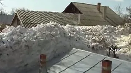 Case îngropate în zăpadă, la o lună de la ninsorile abundente VIDEO