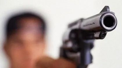 Jaf armat la Călăraşi. Un curier a fost atacat cu pistolul de un puşti de 15 ani