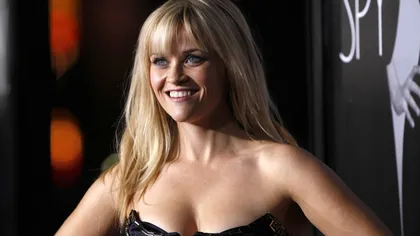 Schimbare de look pentru Reese Witherspoon: Actriţa s-a făcut brunetă FOTO