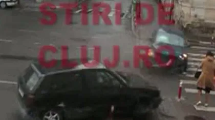 Accident spectaculos în Cluj-Napoca: O femeie a scăpat ca prin minune VIDEO