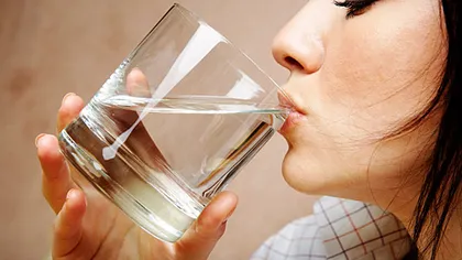 Un pahar cu apă, secretul succesului la examene