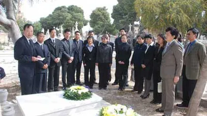 Chinezul care a făcut o avere din afacerea cu bocitori la înmormântări