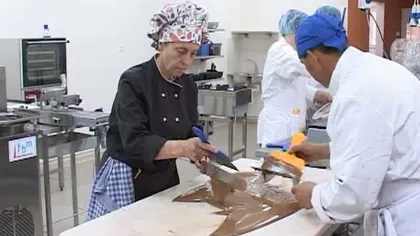 Ciocolată belgiană, produsă în România: Un cuplu străin şi-a deschis fabrică în Gorj