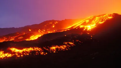Vulcanul Etna erupe din nou, pentru a cincea oară anul acesta VIDEO