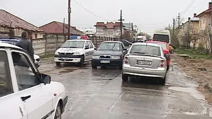 Protest în Argeş din cauza GROPILOR. Şoferii au blocat un drum judeţean VIDEO