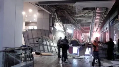 Tavanul unui mall din Capitală s-a prăbuşit VIDEO