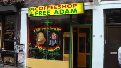 Turiştii NU mai pot consuma droguri în cafenelele din Olanda