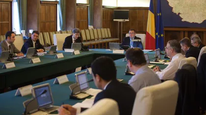 Ungureanu discută cu miniştrii despre banii primăriilor, consilierii au părăsit sala