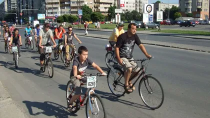 Peste o mie de persoane au parcurs pe biciclete un traseu prin centrul Timişoarei