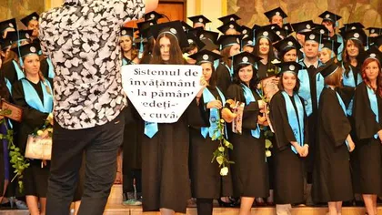 Protest inedit la ceremonia de absolvire, la Babeş-Bolyai: Sistemul de învăţământ e la pământ