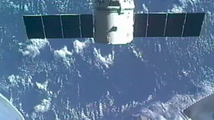 Capsula Dragon de la SpaceX s-a desprins de Staţia Spaţială Internaţională