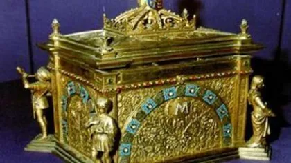 Expoziţia ce prezintă caseta din argint în care s-a păstrat inima Reginei Maria, deschisă la Suceava