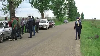 Scandal la Buzău. Sătenii din două localităţi se ceartă pe plopii de la marginea drumului