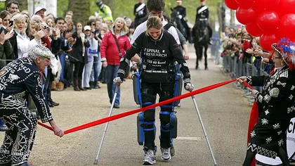 IMPRESIONANT! Paralizată de 5 ani, a terminat Maratonul de la Londra în 17 zile. Pe picioare! VIDEO
