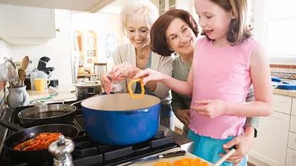 Obiceiuri care îţi vor lungi viaţa: Oamenii care gătesc trăiesc mai mult