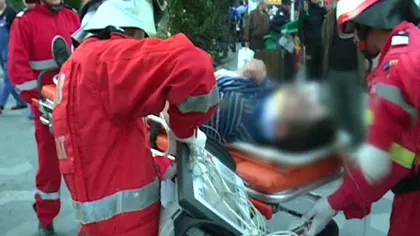 Bătaie în Capitală ca-n Vestul Sălbatic. Un tânăr a ajuns la spital cu răni la cap şi coloană VIDEO