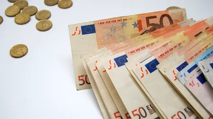 Cel mai ridicat euro din istorie: 4,4265 de lei