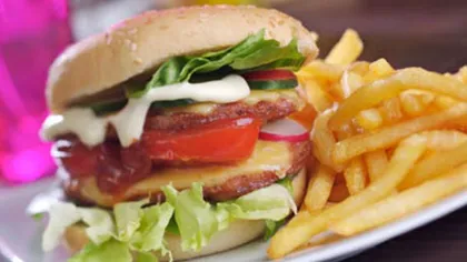 Ponta: Taxa pe fast-food nu aduce bani la buget, dar poate sancţiona alimentaţia nesănătoasă