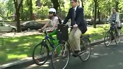 Teodor Paleologu, cu bicicleta la depunerea candidaturii VIDEO
