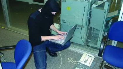 Unul dintre cei mai căutaţi hackeri, prins din cauza iubitei, la Cluj-Napoca