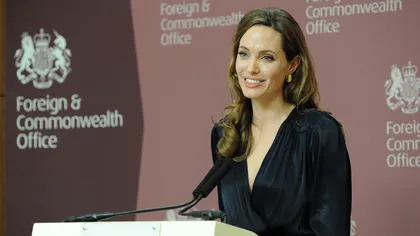 Angelina Jolie, implicată într-o campanie împotriva violenţelor sexuale în zone de război