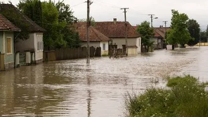 Potop în Ialomiţa: Apa a ajuns şi la 30 de centimetri în unele zone