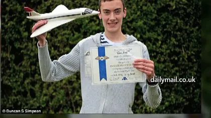 Cel mai tânăr pilot din Scoţia are numai 17 ani