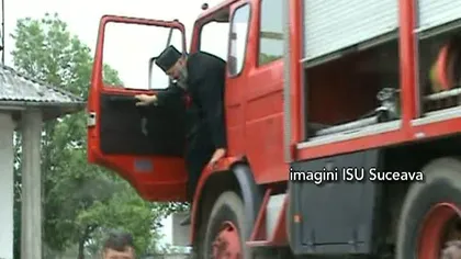 Suceava: Un preot a renunţat la maşina personală pentru una de pompieri VIDEO