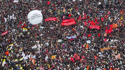 Zece mii de persoane au participat la un marş împotriva lui Putin