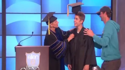 Justin Bieber a absolvit liceul. Vezi ce surpriză i-a pregătit prezentatoarea Ellen deGeneres VIDEO