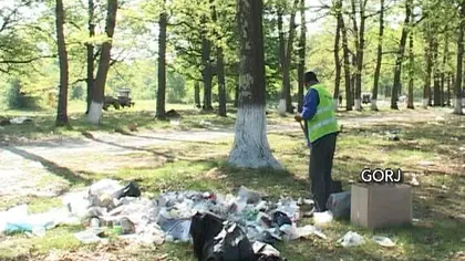 Tone de gunoaie lăsate în parcuri şi păduri după 1 mai VIDEO