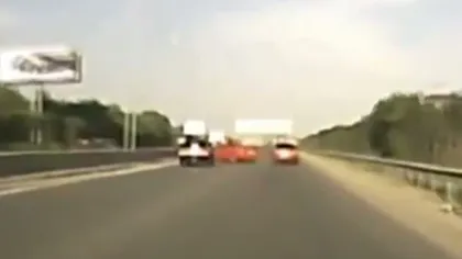 Accident spectaculos în Rusia: Şoferul a scăpat miraculos VIDEO