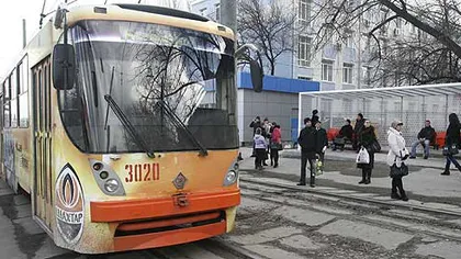 Ucraina: Un tramvai a luat foc din cauza prafului de puşcă VIDEO
