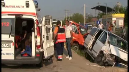 11 turişti ucraineni, răniţi în accidentul de pe DN 23, au rămas internaţi în spital