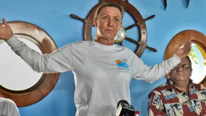 Zeci de ore în apă! O britanică de 49 de ani vrea să înoate din Cuba până în America VIDEO