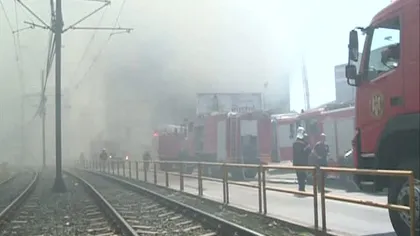 Incendiul de la Podul Ciurel a afectat circulaţia pe şoseaua Virtuţii. Traficul, reluat după 3 ore