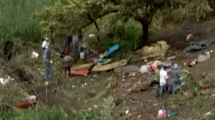 Accident grav în Mexic: Cel puţin 26 de morţi, după ce un autocar a căzut într-o prăpastie
