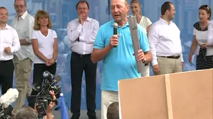 Scandal pe flacăra preşedintelui suspendat Traian Băsescu de la mitingul de la Cluj