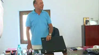 Cum arată sediul de campanie al preşedintelui suspendat. Băsescu l-a prezentat presei VIDEO