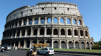Colosseumul din Roma s-a înclinat cu 40 de centimetri