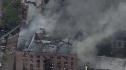 Incendiu de proporţii într-un bloc din New York. 26 de pompieri au fost răniţi