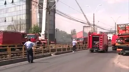 Două femei şi un pompier au primit îngrijiri medicale ca urmare a incendiului din Militari