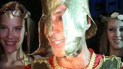 Mazăre în costumaţie de spartan, la carnaval în Mamaia VIDEO