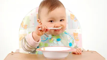 Sfatul nutriţionistului: Ce trebuie să mănânce copiii mici