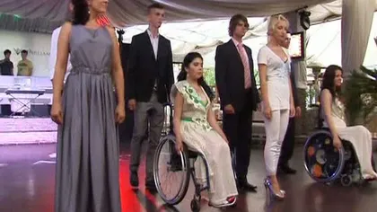 Defilare de modă în scaun cu rotile, în Ucraina VIDEO