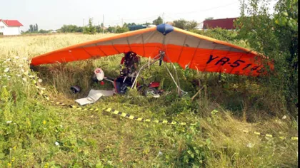 Un deltaplan s-a prăbuşit în Arad, lângă oraşul Chişineu-Criş. Pilotul a murit