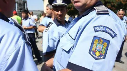 Poliţiştii încep să îşi recupereze banii restanţi din 2011 VIDEO